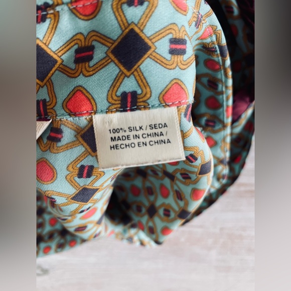 Original Penguin, silk blouse, ruffle party vibes, Sm., good condition - Picture 3 of 8